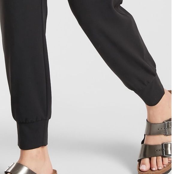 NWT Athleta Salutation Jogger. Medium Black - Picture 3 of 7